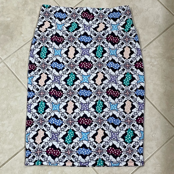 LuLaRoe Disney Minnie Mouse  Cassie Skirt - Picture 2 of 6